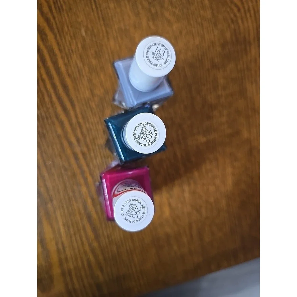Lot Of 3!!! Brand NEW! ESSIE Gel Couture‎ Nail Polish Read!!